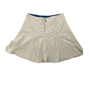 Title nine beige skort out door size 6